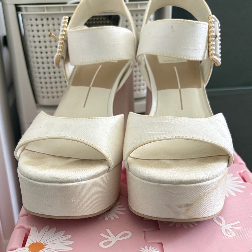 dolce vita bridal shoes Women's Ivory Pearl-Accent Platform Sandals - Picture 2 of 5